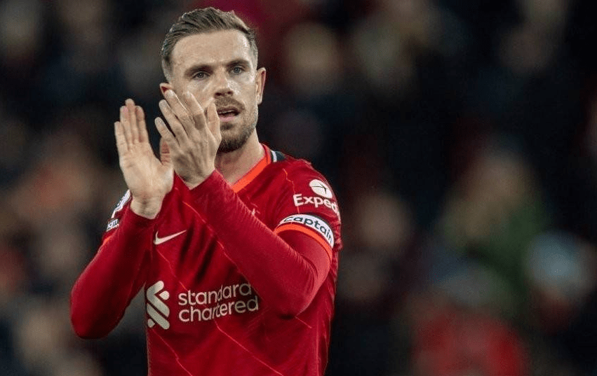 LPL最能“宫斗”战队诞生！连换八位首发选手，终于拿到全球首胜