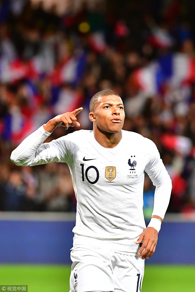 快船完胜篮网 哈登伦纳德掌控节奏