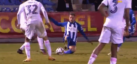 拉菲尼亚、亚马尔破门 巴萨2-0比利亚雷亚尔