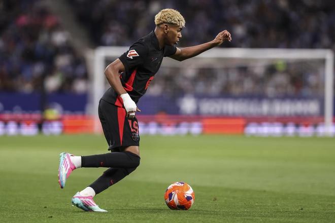 51分钟赢48分 最大功臣并非阿杜 斯通彻底明白 首轮秀留不住了