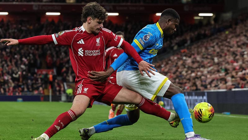 [中超]泰山赢海港 冠军归属生悬念