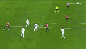 [图]莱昂纳多传射建功 上海海港战胜深圳新鹏城